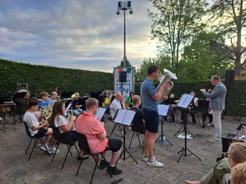 28 juni 2025 concert met jong Crescendo, Guus Bok bij de oude Johannes Postschool